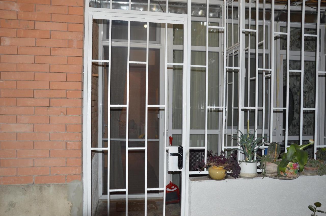 20 Shota Rustaveli Avenue Apartamento Tiflis Exterior foto