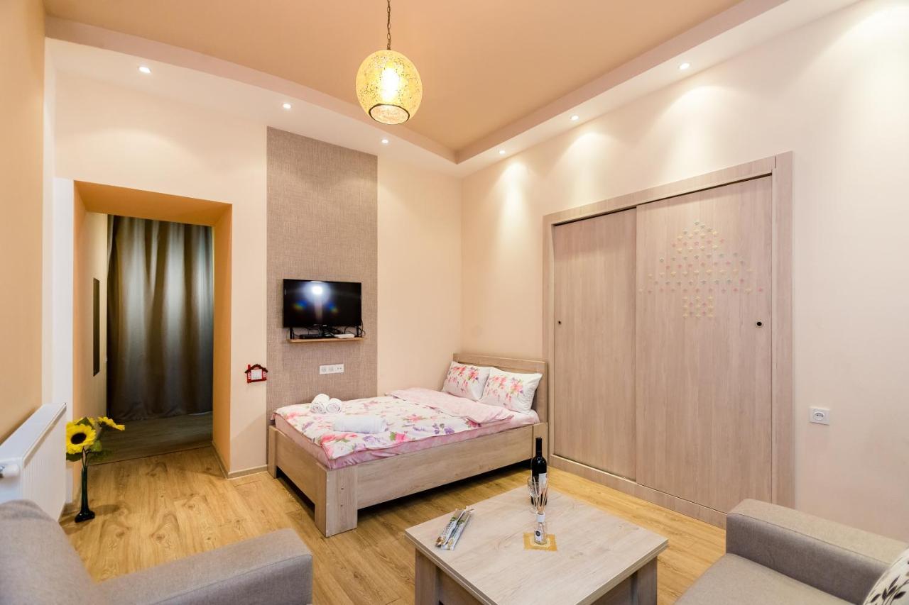 20 Shota Rustaveli Avenue Apartamento Tiflis Exterior foto